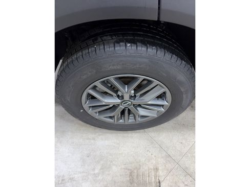 Used 2024 Nissan Rogue SV image 9