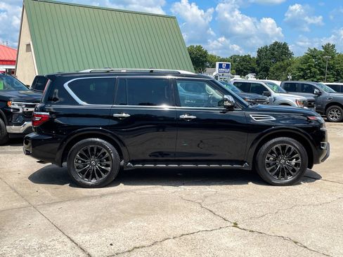 Used 2024 Nissan Armada Platinum w/ Captain's Chairs Package RWD image 4