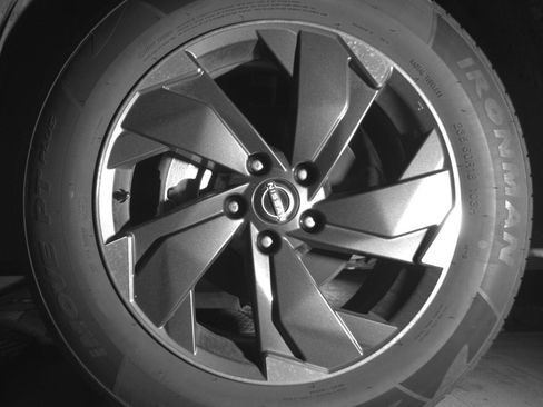 Used 2025 Nissan Rogue SV AWD/4WD image 12