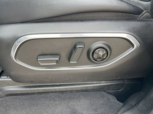 Used 2024 Jeep Wagoneer Series II w/ Flexible Seating Group image 17