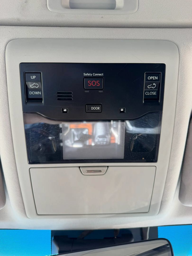 Used 2017 Lexus LX 570 4WD w/ Luxury Package image 35