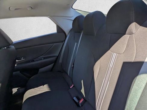 Used 2024 Hyundai Elantra SEL image 13