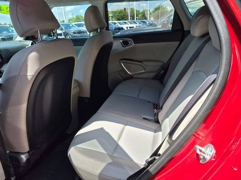 Used 2024 Kia Soul LX w/ Option Group 015 FWD image 19