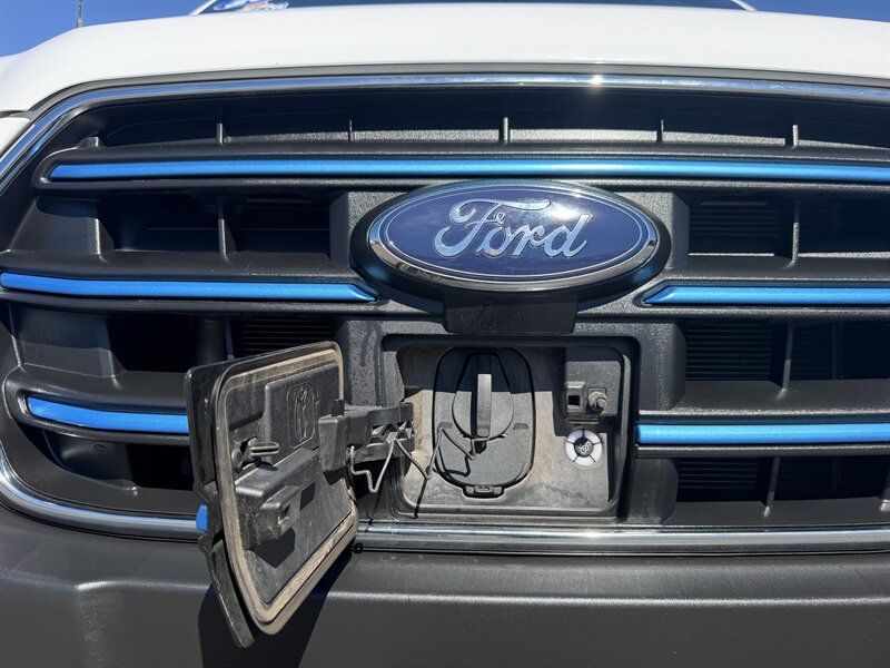 Used 2023 Ford E-Transit Medium Roof RWD image 19