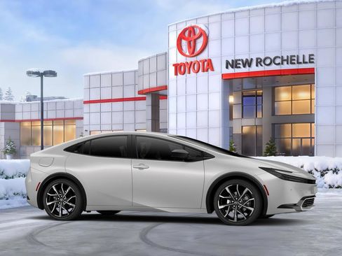 New 2026 Toyota Prius Plug-In Hybrid FWD image 13
