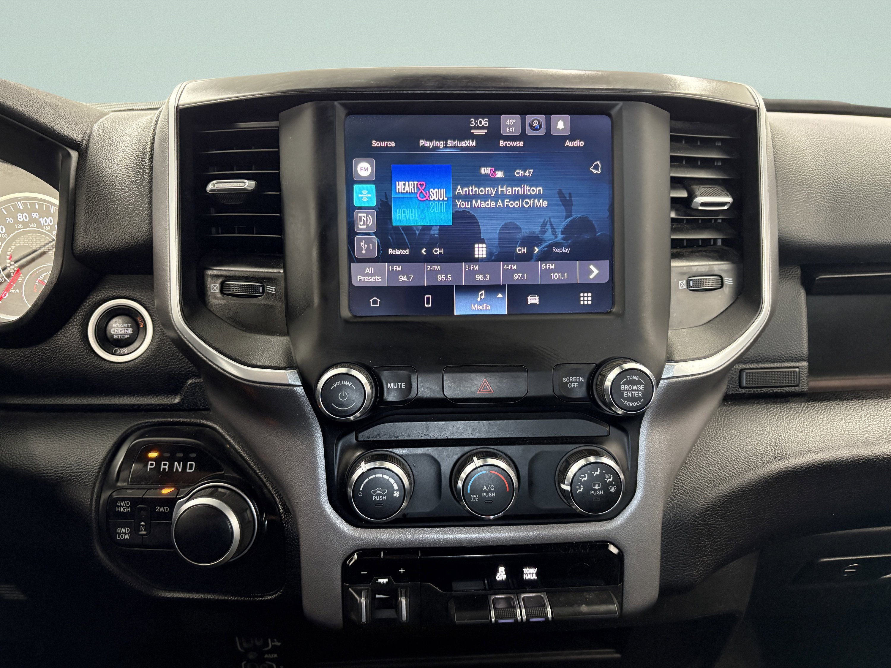 Used 2024 RAM 2500 Big Horn AWD/4WD image 13
