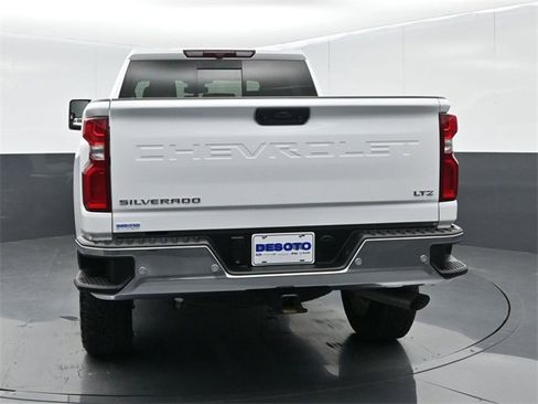 Used 2024 Chevrolet Silverado 2500 LTZ w/ LTZ Plus Package image 7
