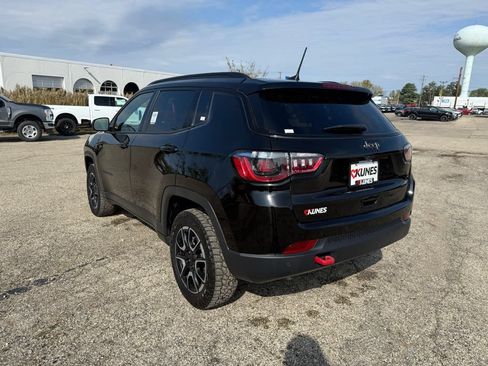 Used 2024 Jeep Compass Trailhawk AWD/4WD image 8