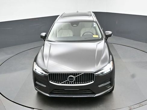 Used 2023 Volvo XC60 B5 Ultimate w/ Climate Package FWD image 19