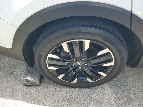 Used 2024 Kia Telluride SX Prestige w/ Towing Package AWD/4WD image 9