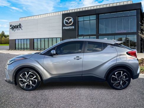 Used 2020 Toyota C-HR XLE image 7