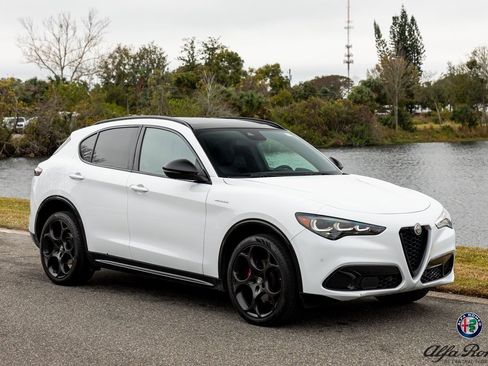 Used 2024 Alfa Romeo Stelvio Veloce image 1