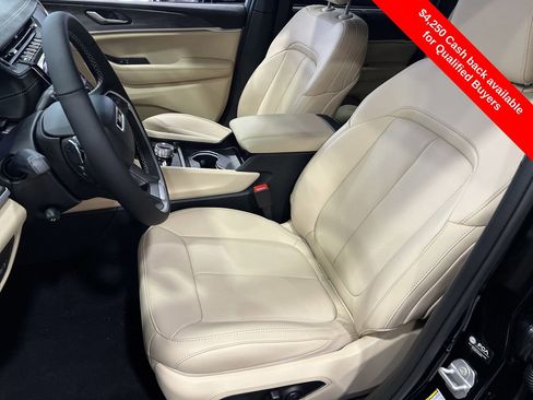 New 2025 Jeep Grand Cherokee Limited w/ Luxury Tech Group II image 20