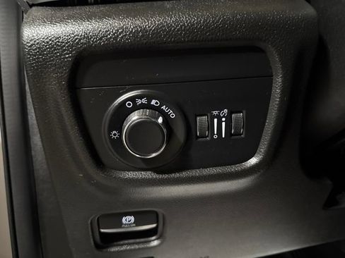 Used 2022 Jeep Grand Cherokee L Laredo AWD/4WD image 7