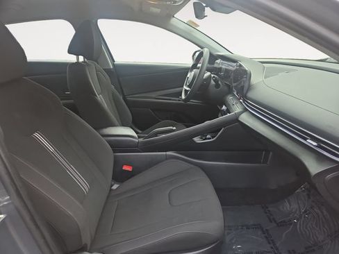 Used 2024 Hyundai Elantra SEL FWD image 15