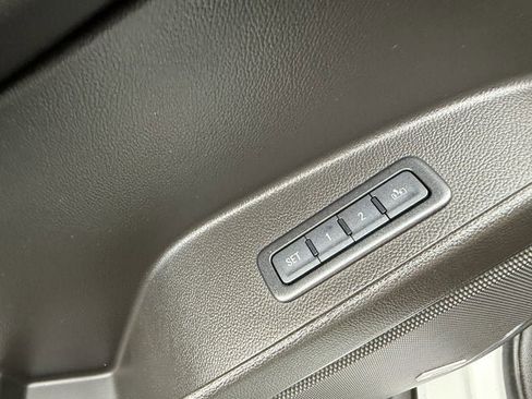 Used 2017 Chevrolet Suburban LT image 19