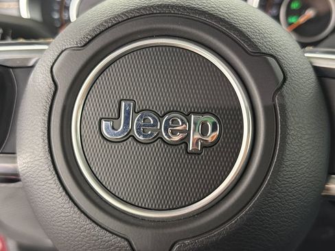 Used 2021 Jeep Gladiator Overland image 23