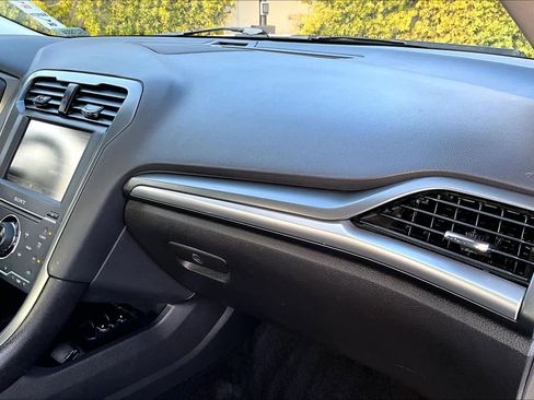 Used 2014 Ford Fusion Titanium image 17