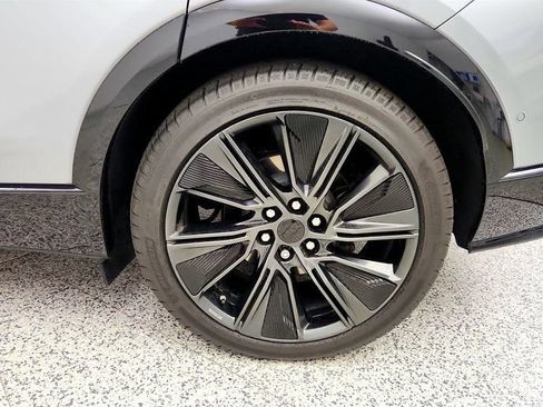 Used 2024 Cadillac Lyriq Sport AWD/4WD image 9