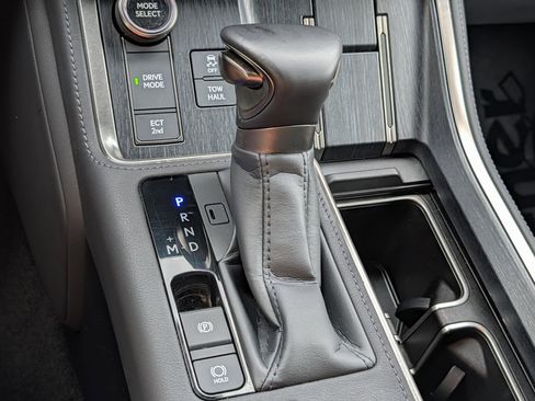 Used 2025 Lexus GX 550 w/ Accessory Package (2T) AWD/4WD image 24