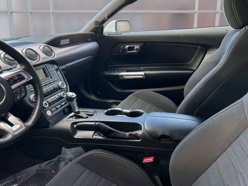 Used 2017 Ford Mustang Coupe image 18