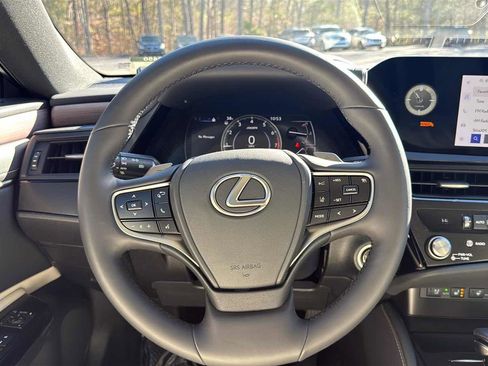Used 2024 Lexus ES 350 w/ Premium Package image 16