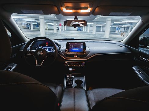 Used 2020 Nissan Altima 2.5 S FWD image 3