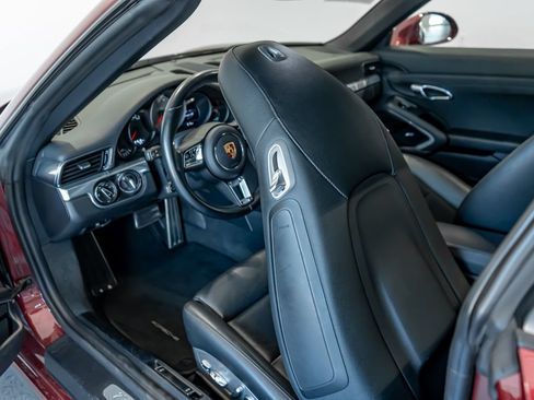 Used 2018 Porsche 911 Targa 4S AWD/4WD image 16