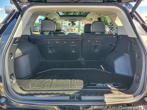 Certified 2023 GMC Terrain AT4 w/ Infotainment Package II AWD/4WD image 21