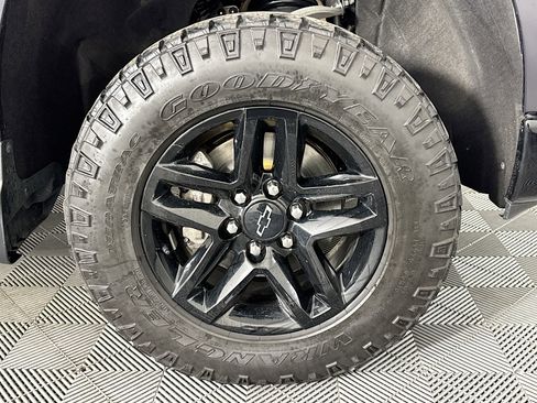 Used 2023 Chevrolet Silverado 1500 LT Trail Boss AWD/4WD image 31