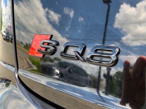 Used 2023 Audi SQ8 Premium Plus w/ SQ8 Luxury Package AWD/4WD image 24