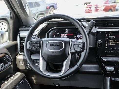 Used 2025 GMC Sierra 2500 Denali w/ Denali Reserve Package AWD/4WD image 18