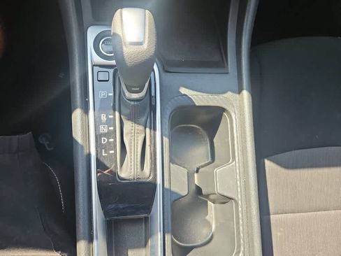 Used 2025 Nissan Sentra SV FWD image 18