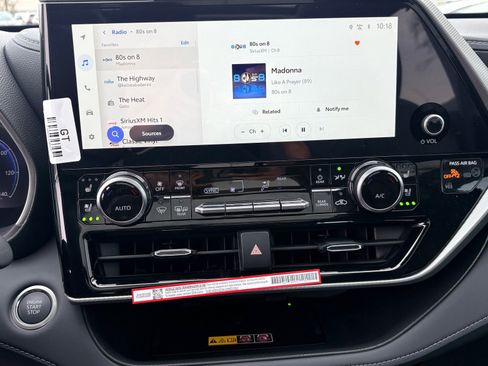 New 2026 Toyota Highlander Platinum image 13