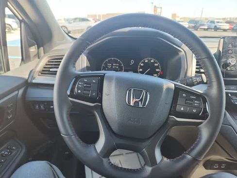 Certified 2025 Honda Odyssey Sport-L image 31