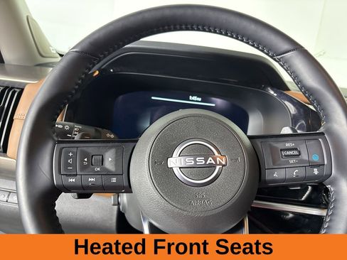 Used 2025 Nissan Pathfinder Platinum AWD/4WD image 15