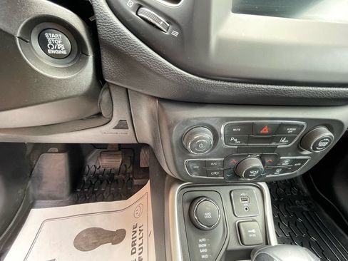 Used 2020 Jeep Compass Latitude AWD/4WD image 14