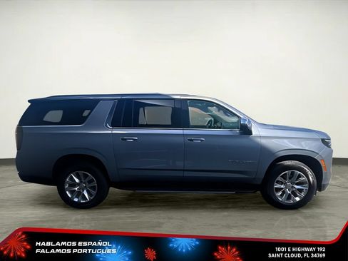 Used 2025 Chevrolet Suburban Premier RWD image 7