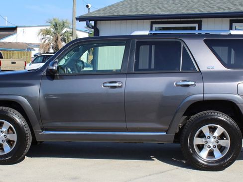 Used 2012 Toyota 4Runner SR5 w/ Convenience Pkg AWD/4WD image 2