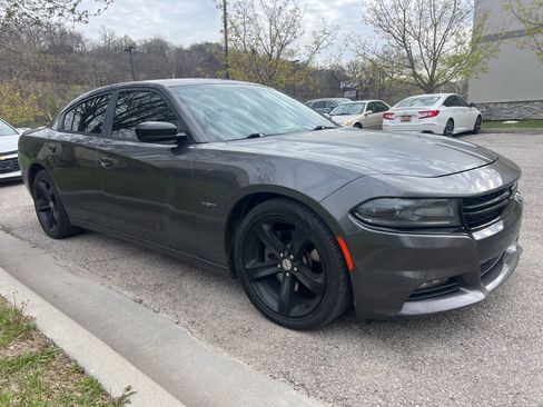 Used 2016 Dodge Charger R/T image 3