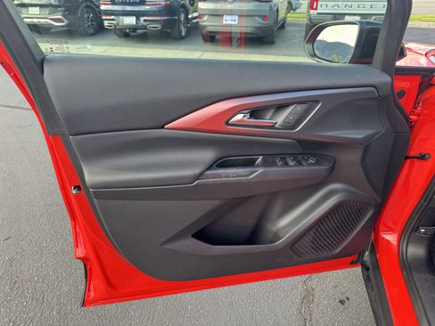 Used 2025 Chevrolet Equinox EV RS image 13