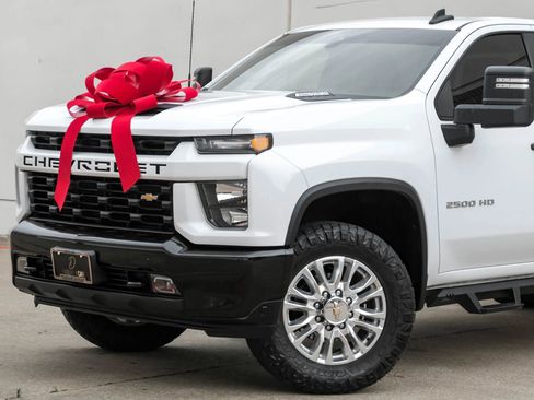 Used 2021 Chevrolet Silverado 2500 Custom w/ Custom Value Package AWD/4WD image 4