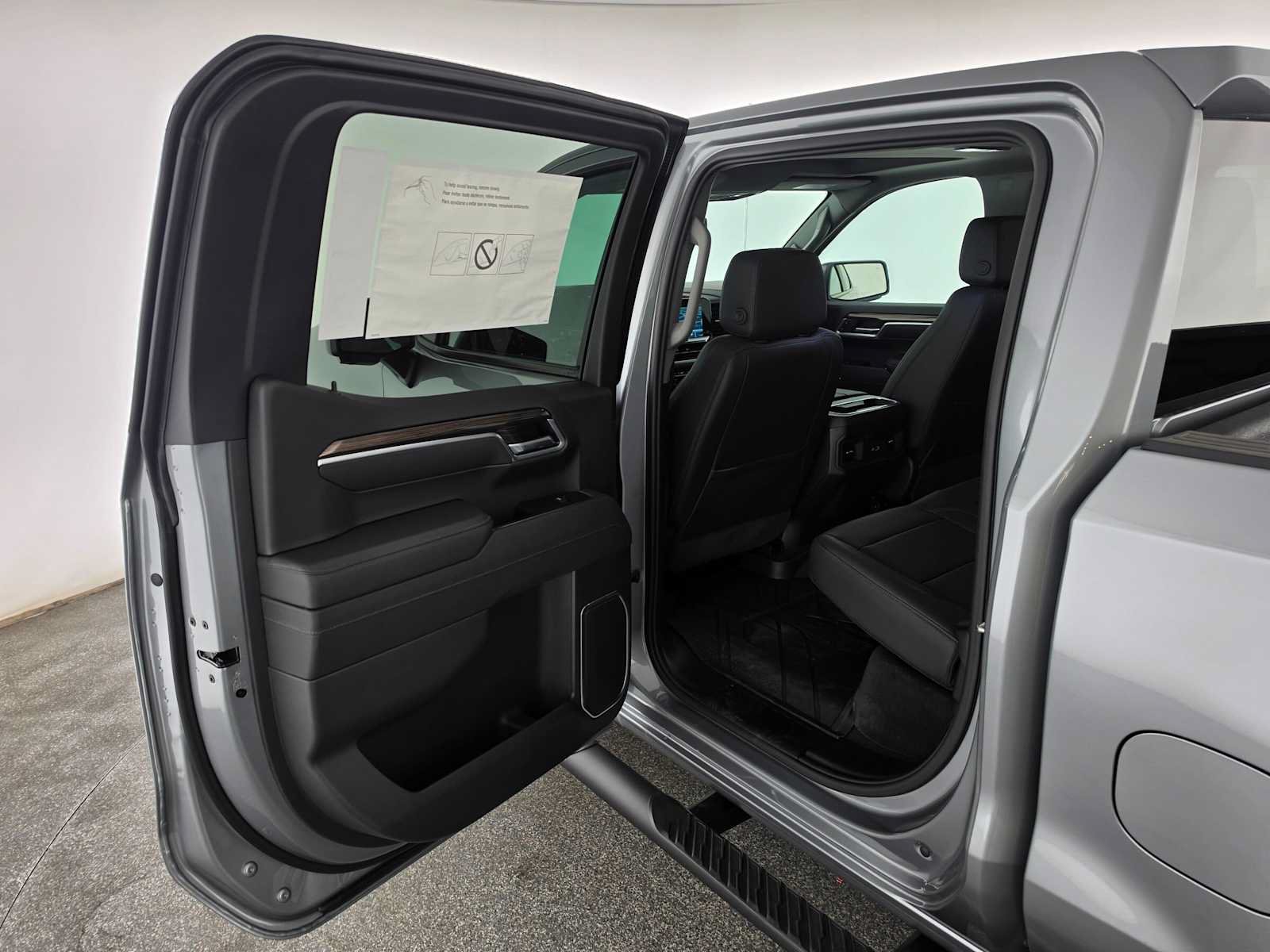 New 2026 Chevrolet Silverado 1500 RST w/ Redline Edition AWD/4WD image 15