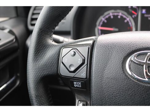 Used 2022 Toyota 4Runner TRD Off-Road Premium w/ Moonroof Package AWD/4WD image 19