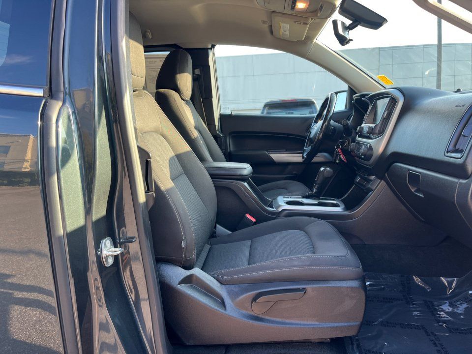Used 2018 Chevrolet Colorado LT w/ LT Convenience Package RWD image 28