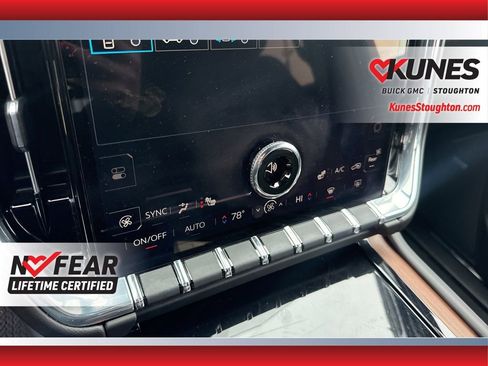 Used 2025 GMC Yukon Denali image 35