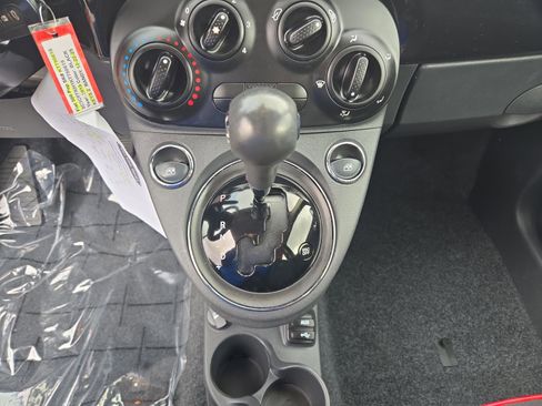 Used 2019 FIAT 500 Pop image 11