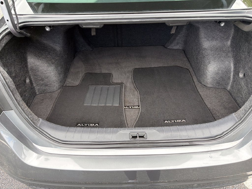 Used 2025 Nissan Altima 2.5 SV FWD image 27