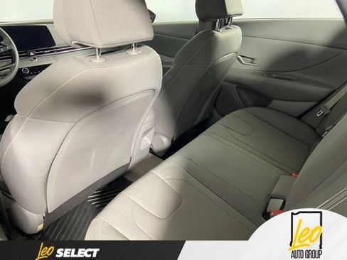 Used 2024 Hyundai Elantra SEL FWD image 19