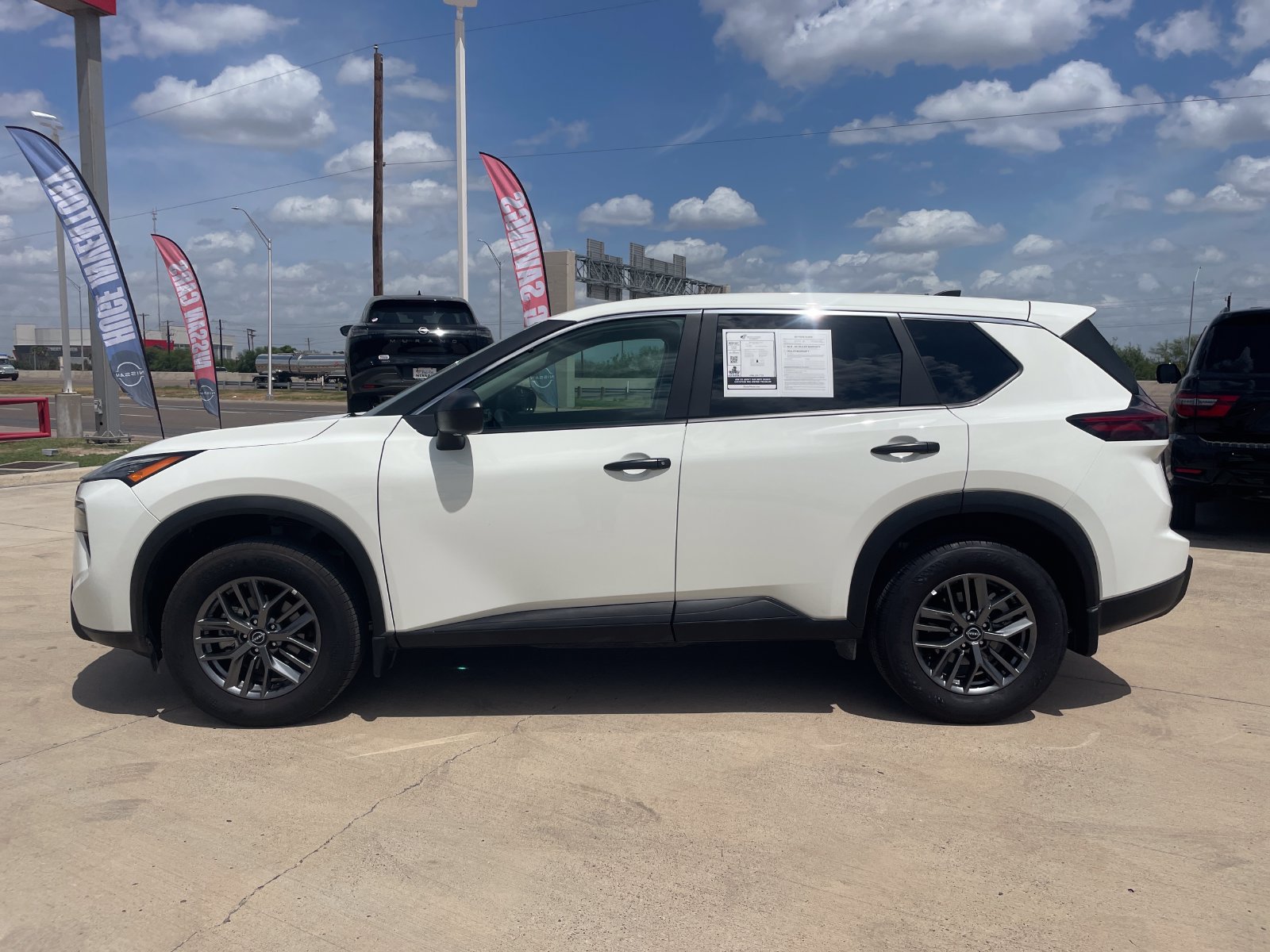 Used 2026 Nissan Rogue S FWD image 2